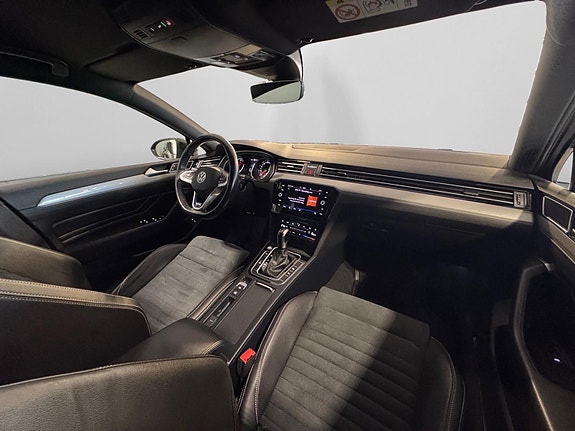 Volkswagen Passat 21 of 30