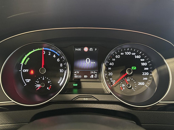 Volkswagen Passat 27 of 30
