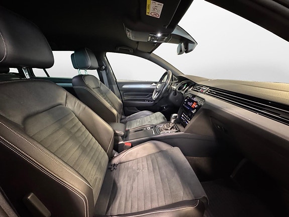 Volkswagen Passat 22 of 30