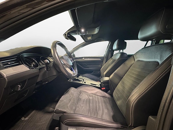 Volkswagen Passat 17 of 30