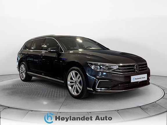 Volkswagen Passat 7 of 30