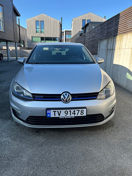 Volkswagen Golf VII 10 of 28