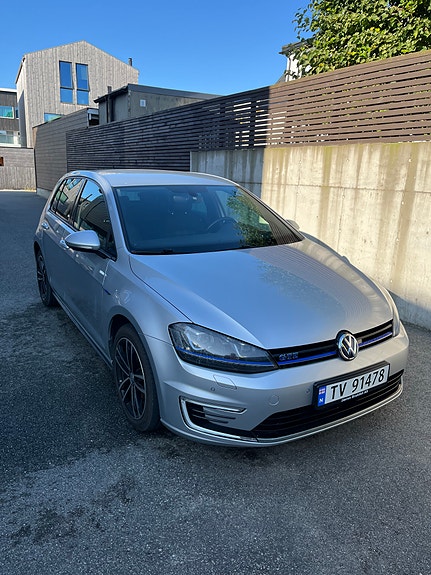 Volkswagen Golf VII 2 of 28