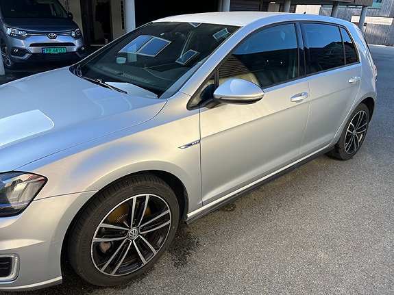 Volkswagen Golf VII 21 of 28