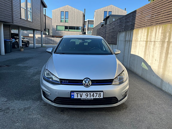 Volkswagen Golf VII 12 of 28