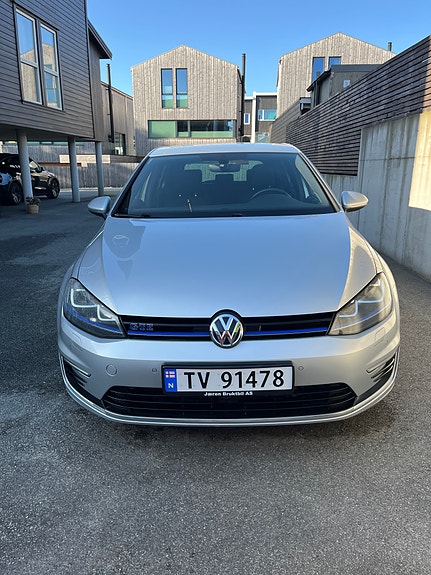 Volkswagen Golf VII 9 of 28