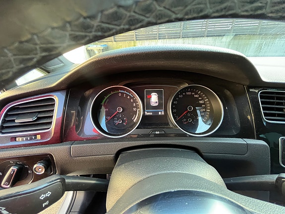 Volkswagen Golf VII 22 of 28