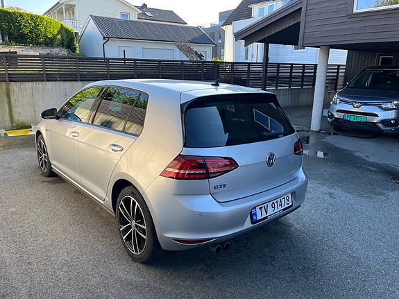 Volkswagen Golf VII 17 of 28
