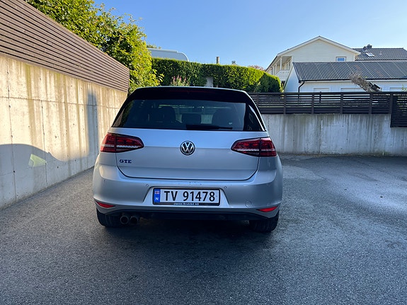 Volkswagen Golf VII 16 of 28