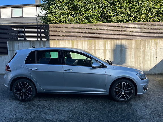 Volkswagen Golf VII 14 of 28