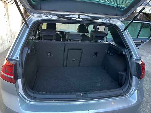 Volkswagen Golf VII 27 of 28