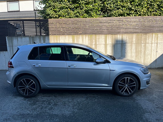 Volkswagen Golf VII 11 of 28