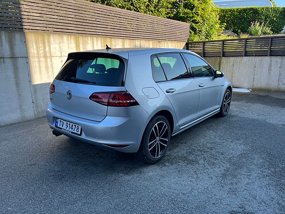 Volkswagen Golf VII 15 of 28