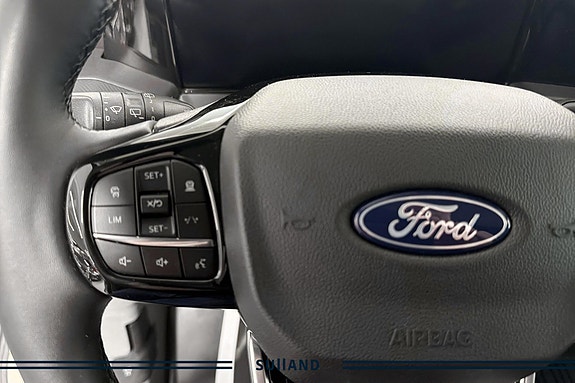 Ford Transit Custom 24 of 24