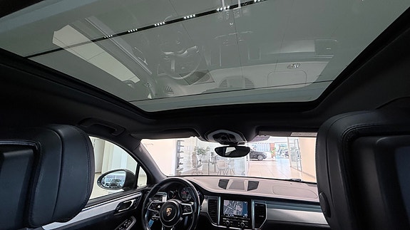 Porsche Macan S 23 of 30