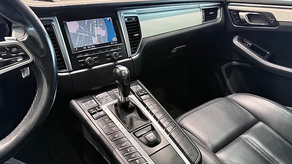 Porsche Macan S 30 of 30