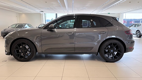 Porsche Macan S 8 of 30