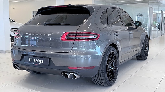 Porsche Macan S 12 of 30