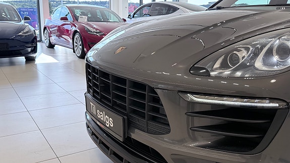 Porsche Macan S 5 of 30