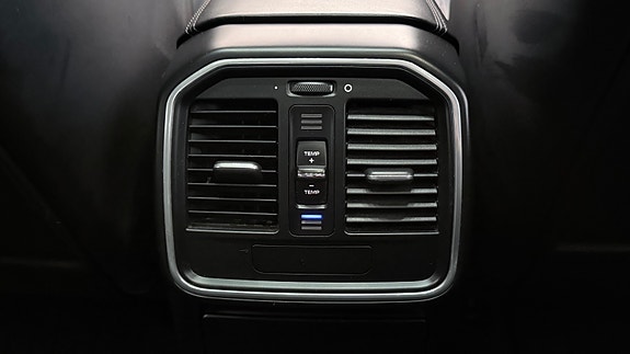 Porsche Macan S 21 of 30