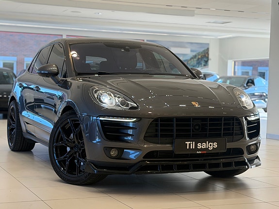 Porsche Macan S 2 of 30