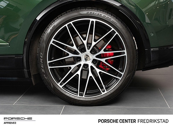 Porsche Macan 30 of 30