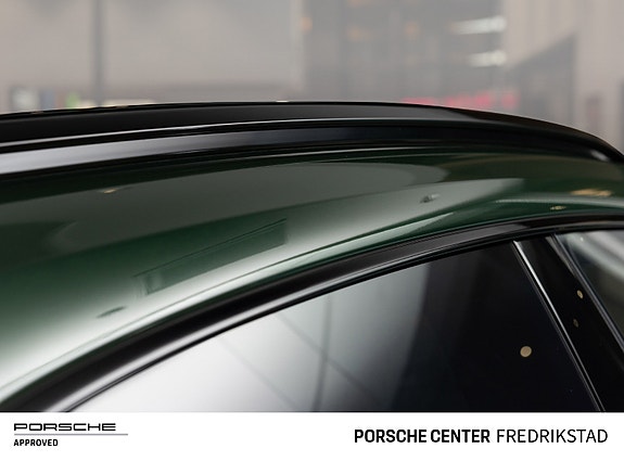 Porsche Macan 23 of 30