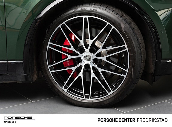 Porsche Macan 27 of 30
