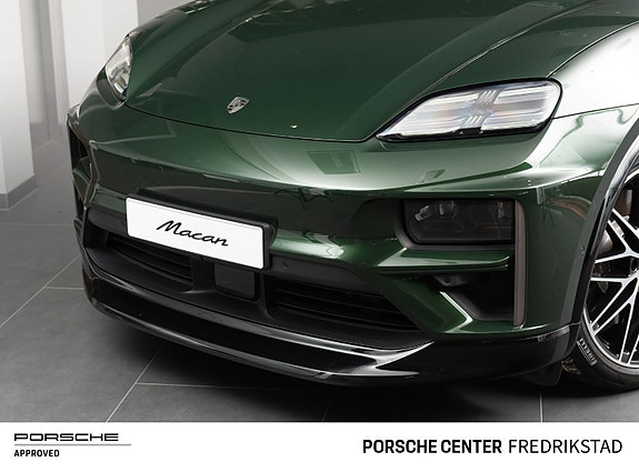 Porsche Macan 11 of 30