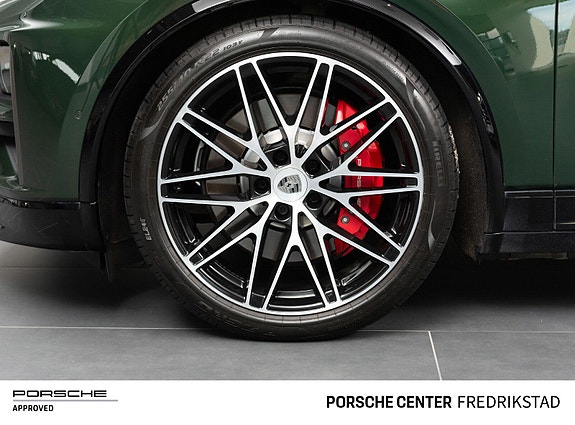 Porsche Macan 29 of 30