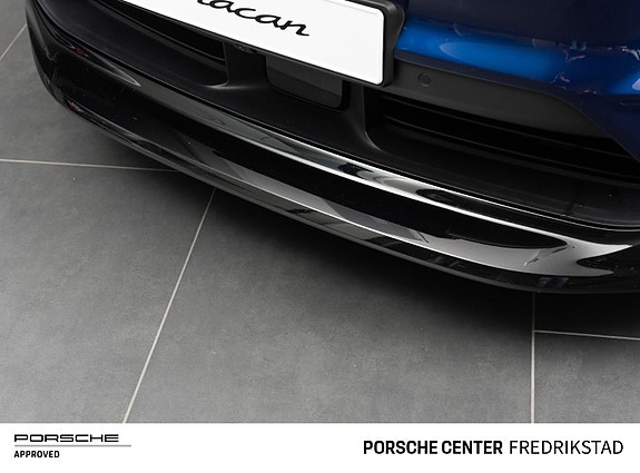 Porsche Macan 18 of 30