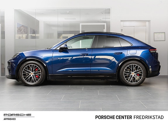 Porsche Macan 22 of 30