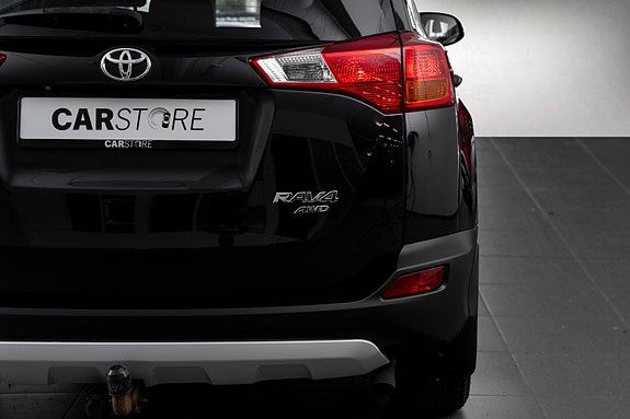 Toyota RAV4 6 of 27
