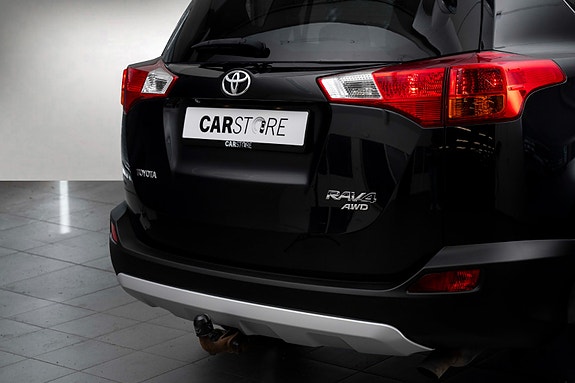 Toyota RAV4 8 of 27
