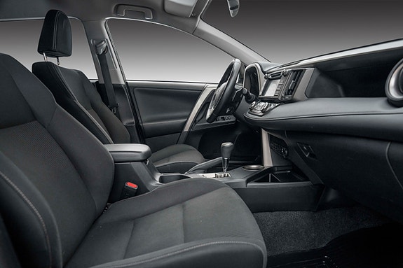 Toyota RAV4 22 of 27