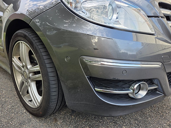 Mercedes-Benz B180 16 of 16