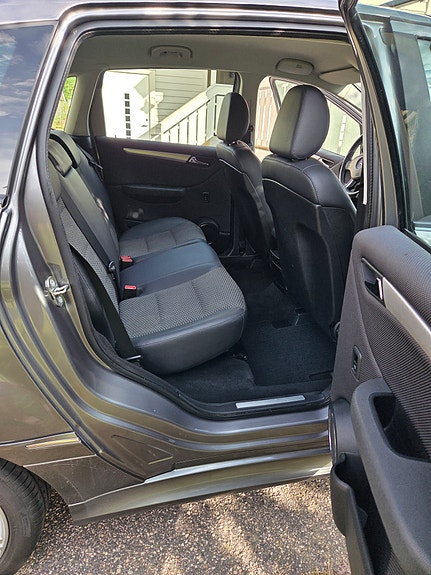 Mercedes-Benz B180 10 of 16