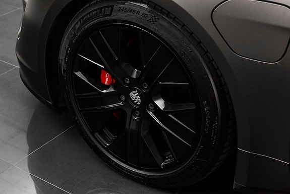 Porsche Taycan 11 of 30