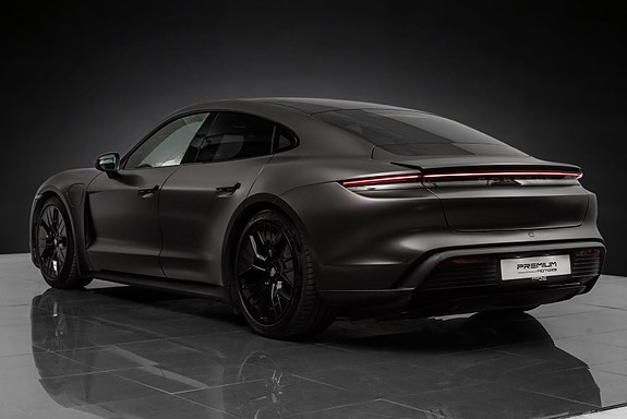 Porsche Taycan 7 of 30
