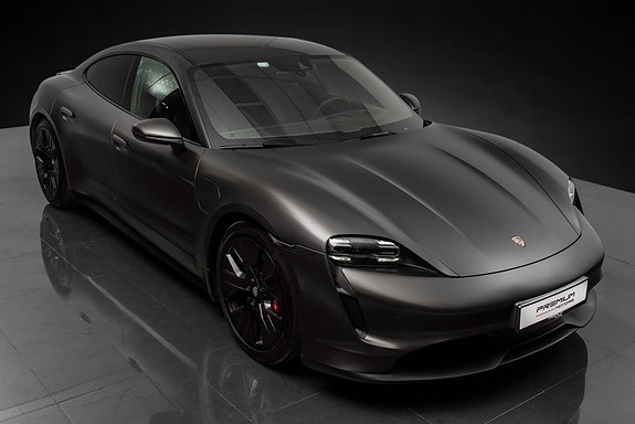 Porsche Taycan 2 of 30