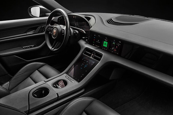 Porsche Taycan 13 of 30