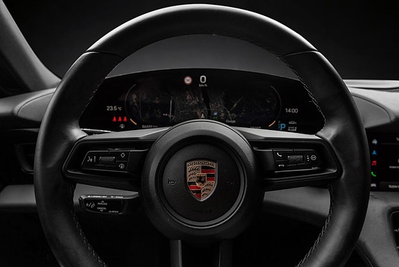 Porsche Taycan 17 of 30