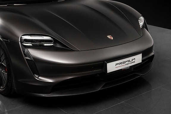 Porsche Taycan 3 of 30