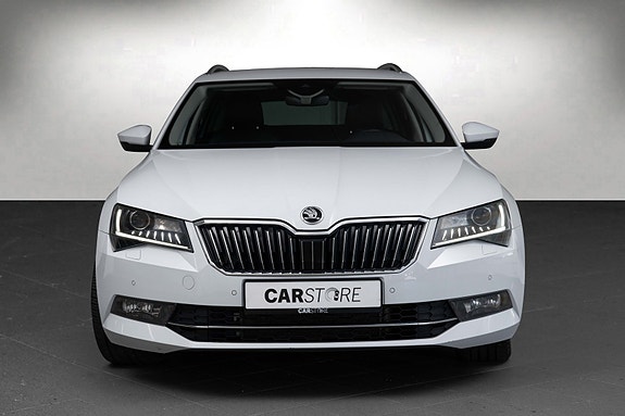 Skoda Superb 4 of 5