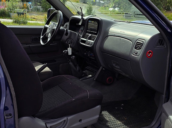 Nissan NP300 13 of 30