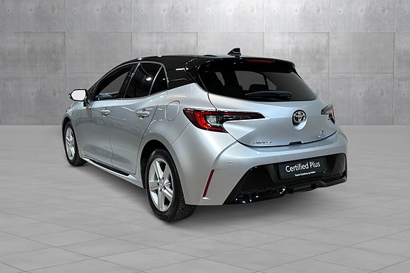 Toyota Corolla 3 of 5
