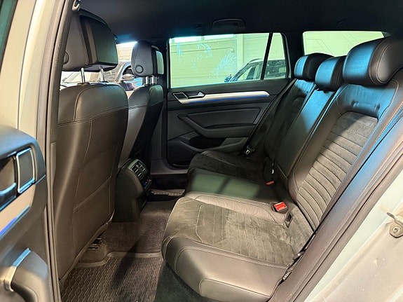 Volkswagen Passat 24 of 27