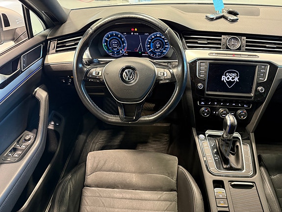 Volkswagen Passat 13 of 27
