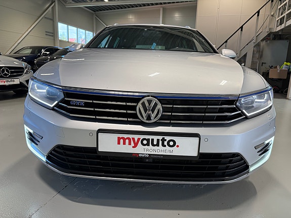 Volkswagen Passat 8 of 27