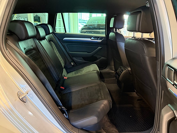 Volkswagen Passat 22 of 27